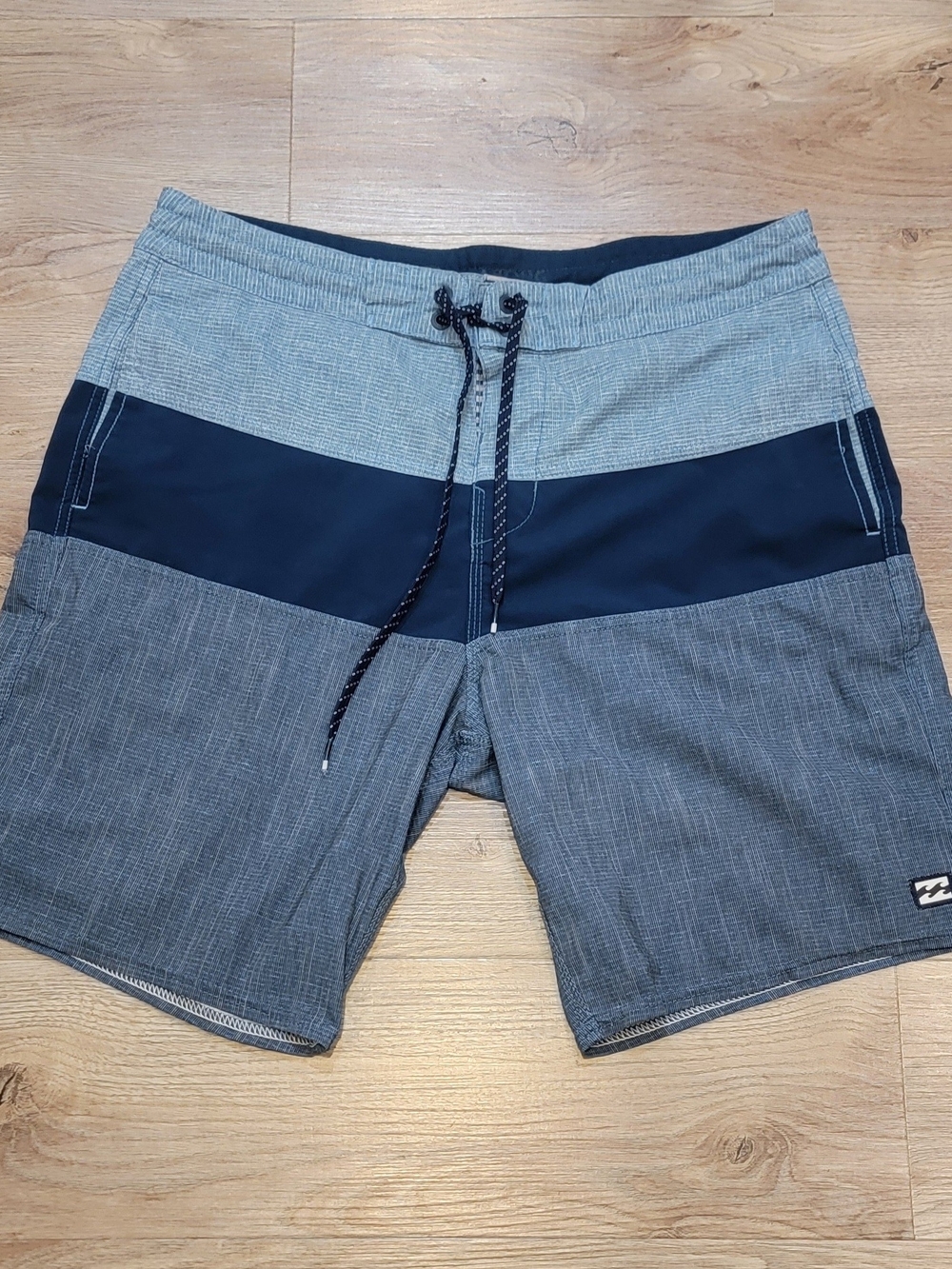 Billabong Men’s Blue Colorblock Swim Trunks SIZE 32